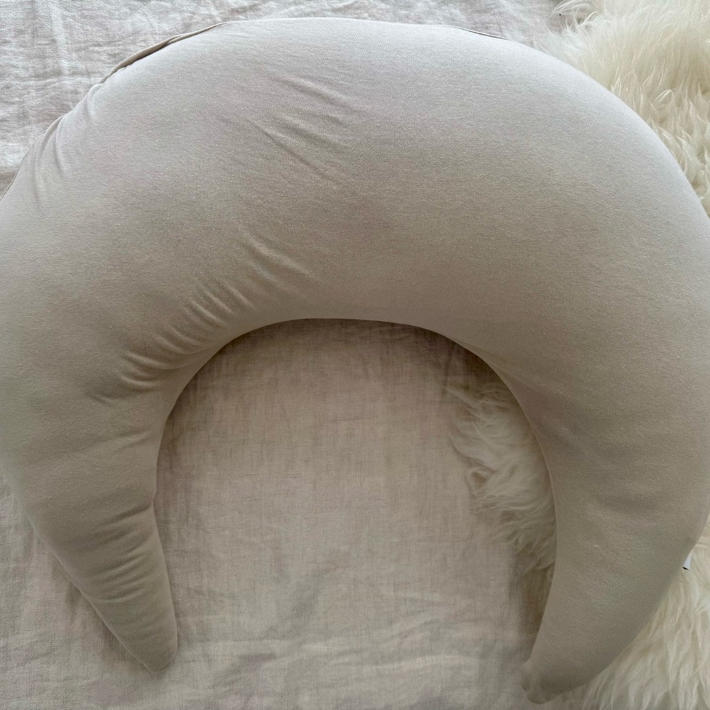 *Snuggle me* feeding and support pillow